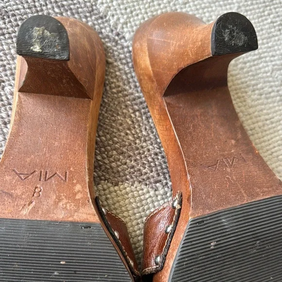 MIA Women's Brown Slide Sandals - Picture 2 of 3